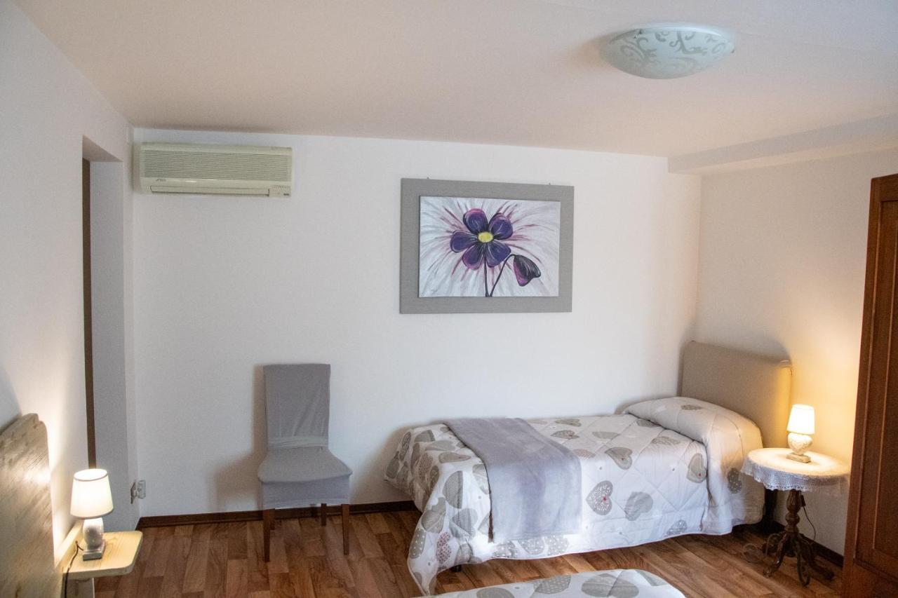 Вилла Tal Borc San Vito al Torre Экстерьер фото